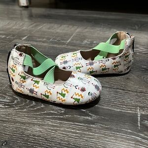 Baby girl Monkey Feet Christmas shoes NWOT size 12-18 months